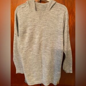 PAKA light grey handmade alpaca hoodie.